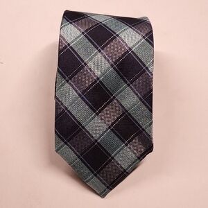 03.  Michael Kors Neck Tie